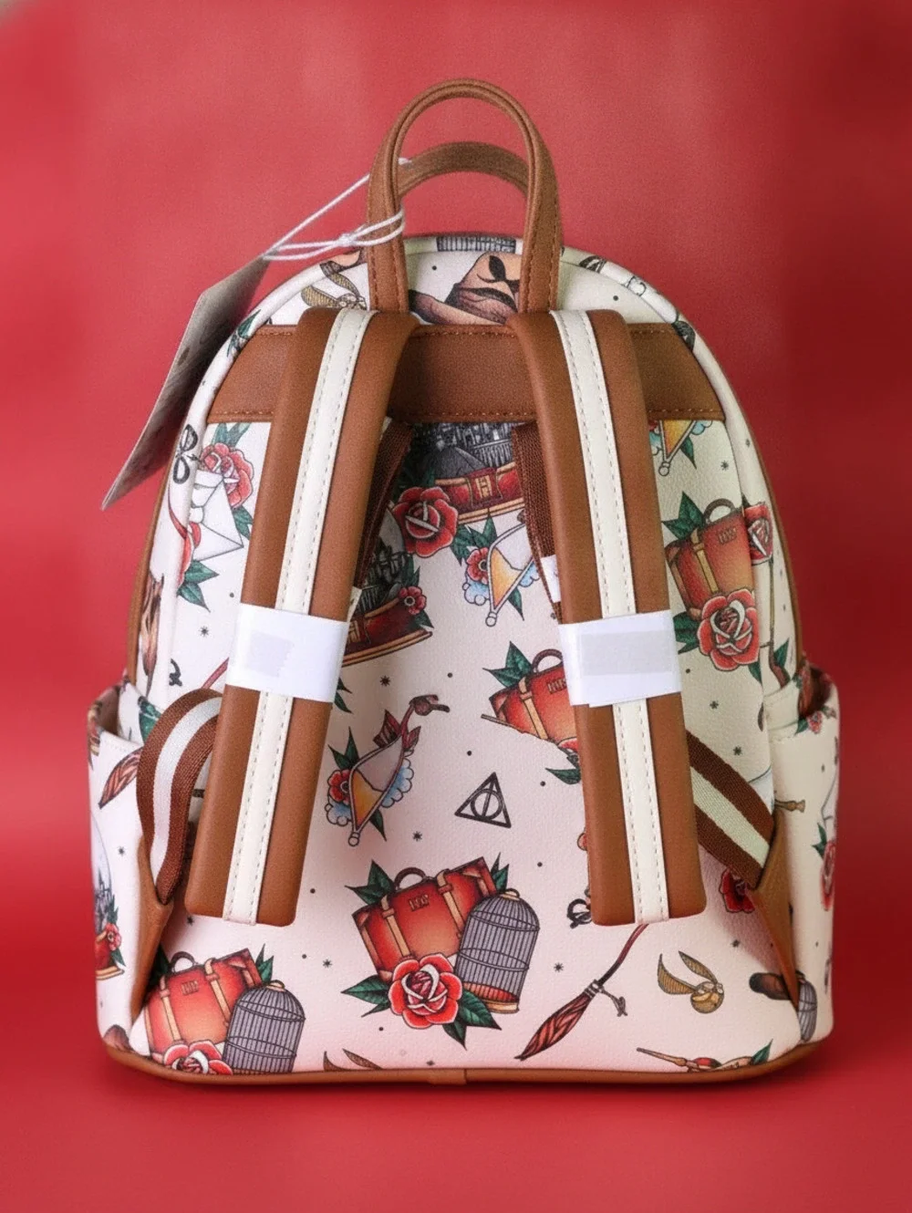 Loungefly bag features